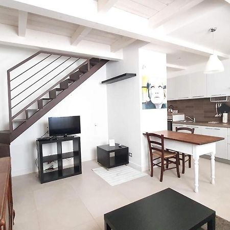 Urban Cottage - Casa Vacanze Bari Ngoại thất bức ảnh
